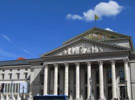 Bayerische_Staatsoper.JPG
