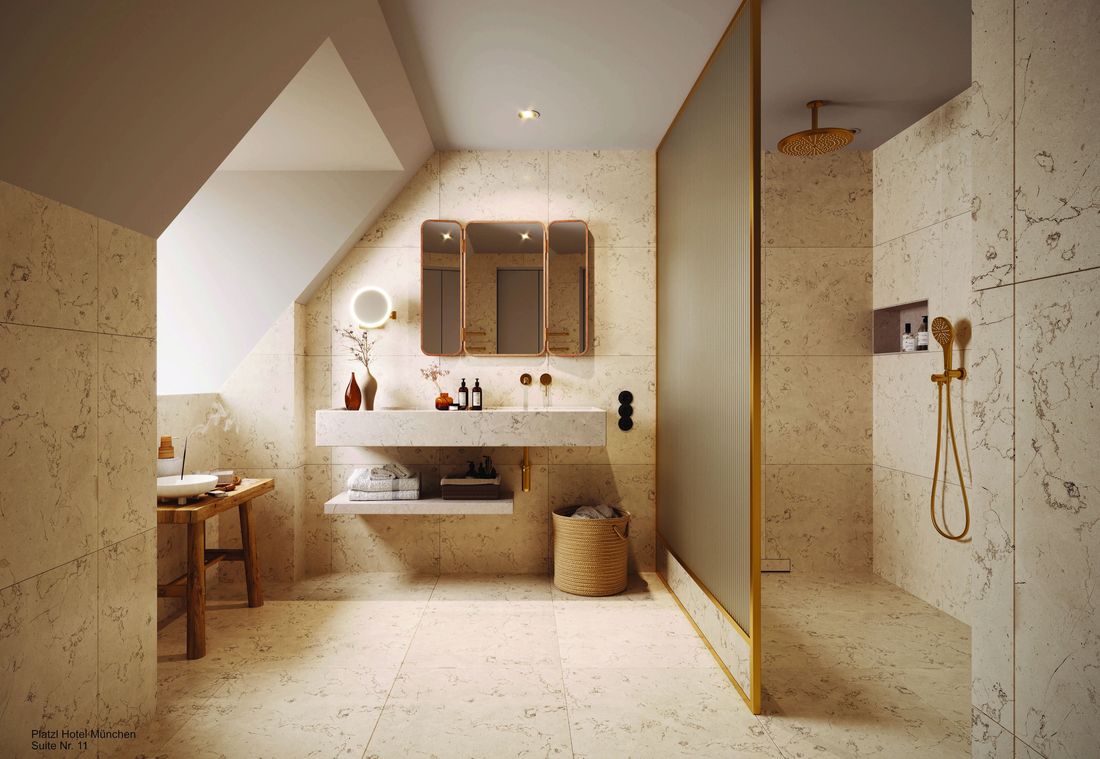 Luxuriöses Badezimmer einer Zwei-Etagen Maisonette Suite mit hochwertigen Armaturen